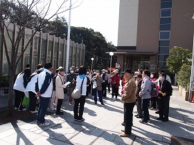 �ڔ��w�֏W��