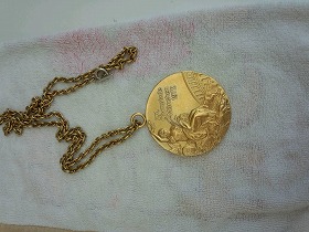 �����_��